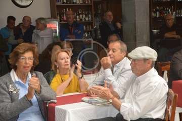 El Casino de Telde homenajea a 18 socios y al que fuera su conserje durante 40 años (Foto TA y TF)